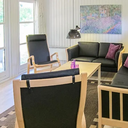 Pet Friendly In Aakirkeby With Kitchen Holiday home