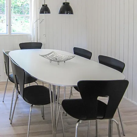 Pet Friendly In Aakirkeby With Kitchen Holiday home