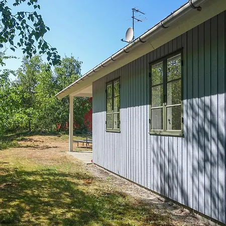 Holiday home Pet Friendly In Aakirkeby With Kitchen *