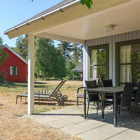 Pet Friendly In Aakirkeby With Kitchen Holiday home