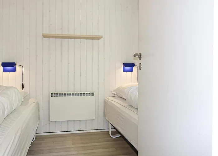 Awesome In Aakirkeby With Wifi