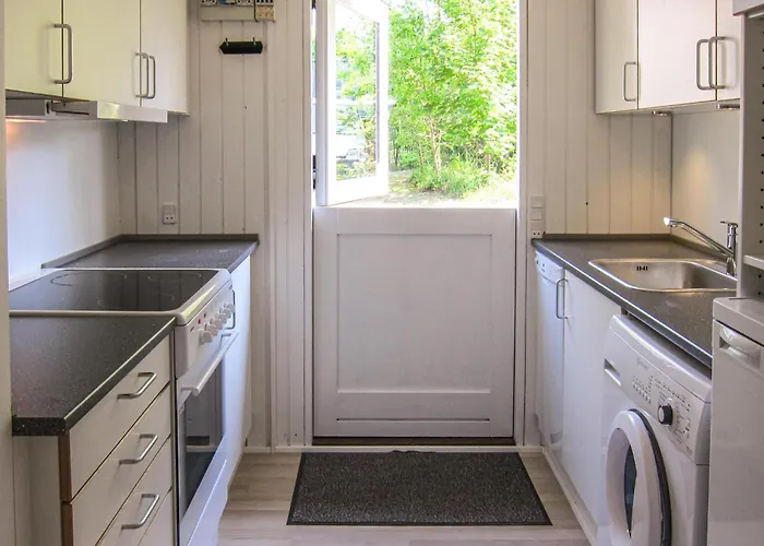 Awesome In Aakirkeby With Wifi Дом отдыха Vester Somarken