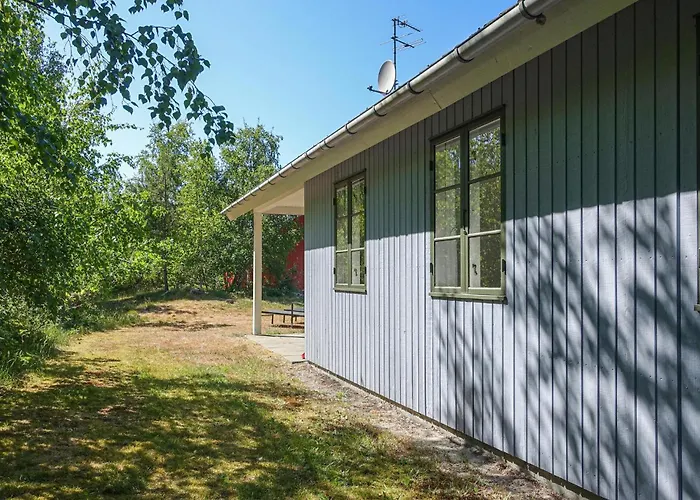 Дом отдыха Awesome In Aakirkeby With Wifi *